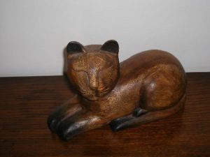 how to carve a wooden cat
